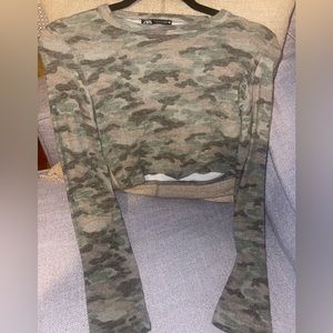 Zara camouflage cropped sweater